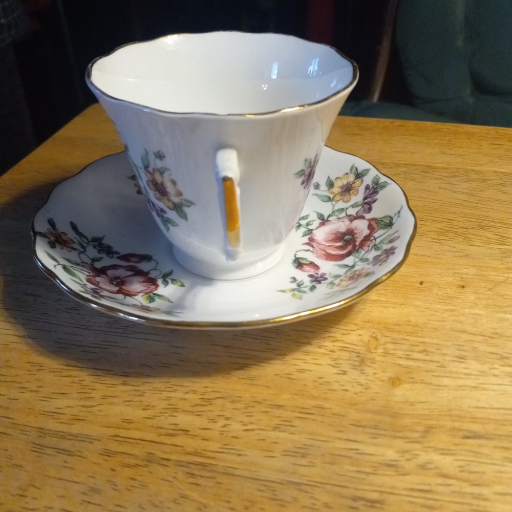 BONE CHINA TEA CUP N SAUCER - Picture 8 of 11